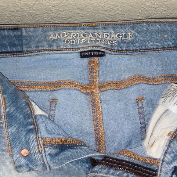 light-washed jeggings. - Picture 3 of 4